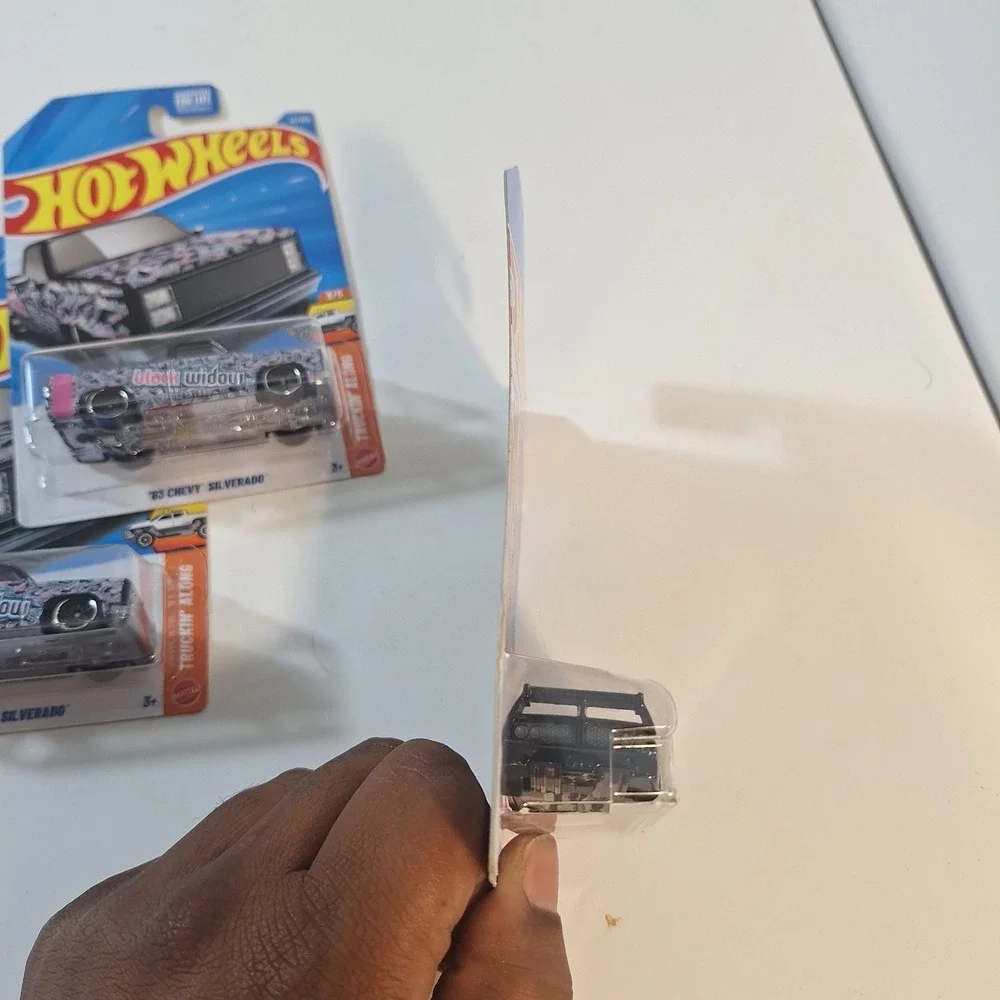 Hot Wheels Ferrari F40 Competizone 3/5 + 83 Chevy Silverado Black‎ Widow 3 Cars